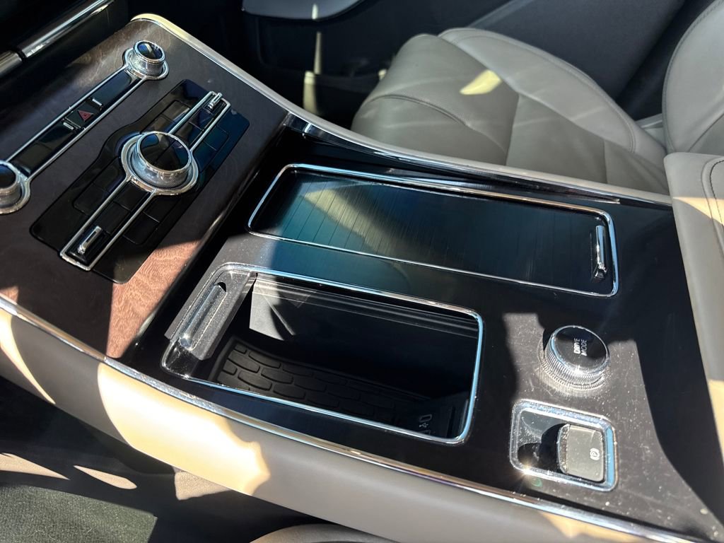 Used 2024 Lincoln Aviator Reserve w/ Equipment Group 201A image 9