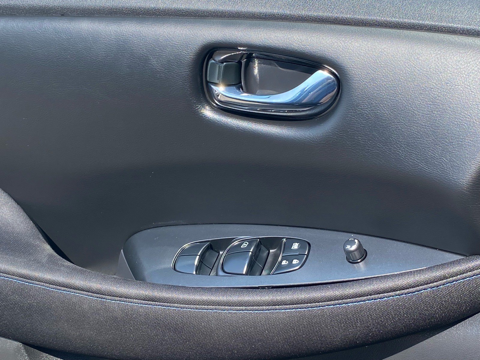Used 2022 Nissan Leaf S FWD image 20