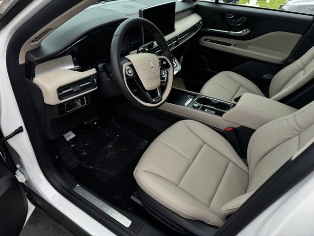 New 2026 Lincoln Corsair Premiere image 19