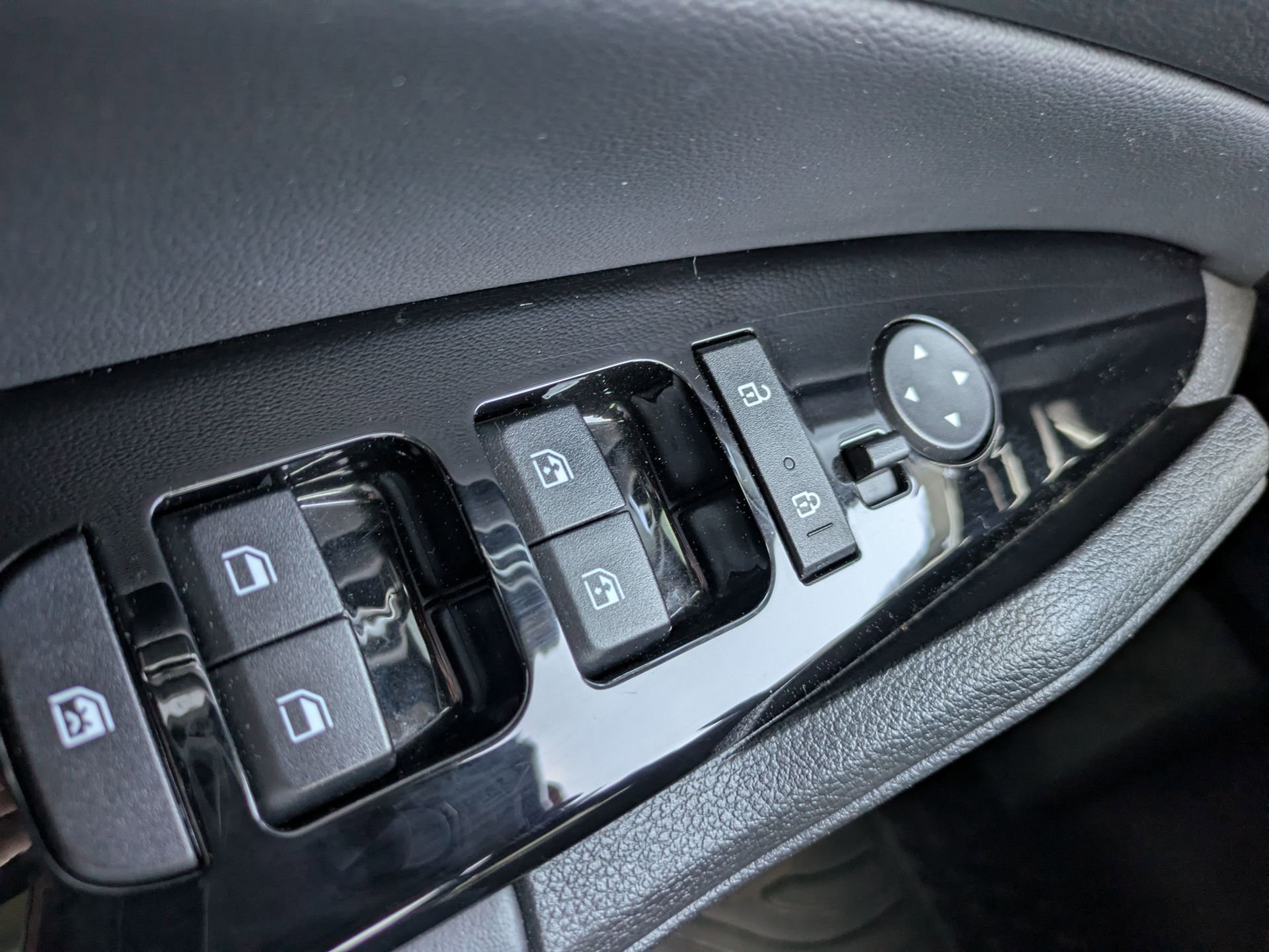 Used 2023 Kia Sportage SX Prestige image 30