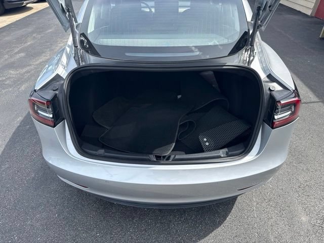 Used 2018 Tesla Model 3 Long Range RWD image 16