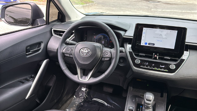 Used 2026 Toyota Corolla Cross LE FWD image 15
