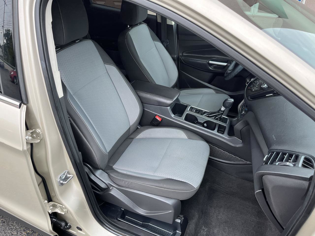 Used 2017 Ford Escape SE AWD/4WD image 30