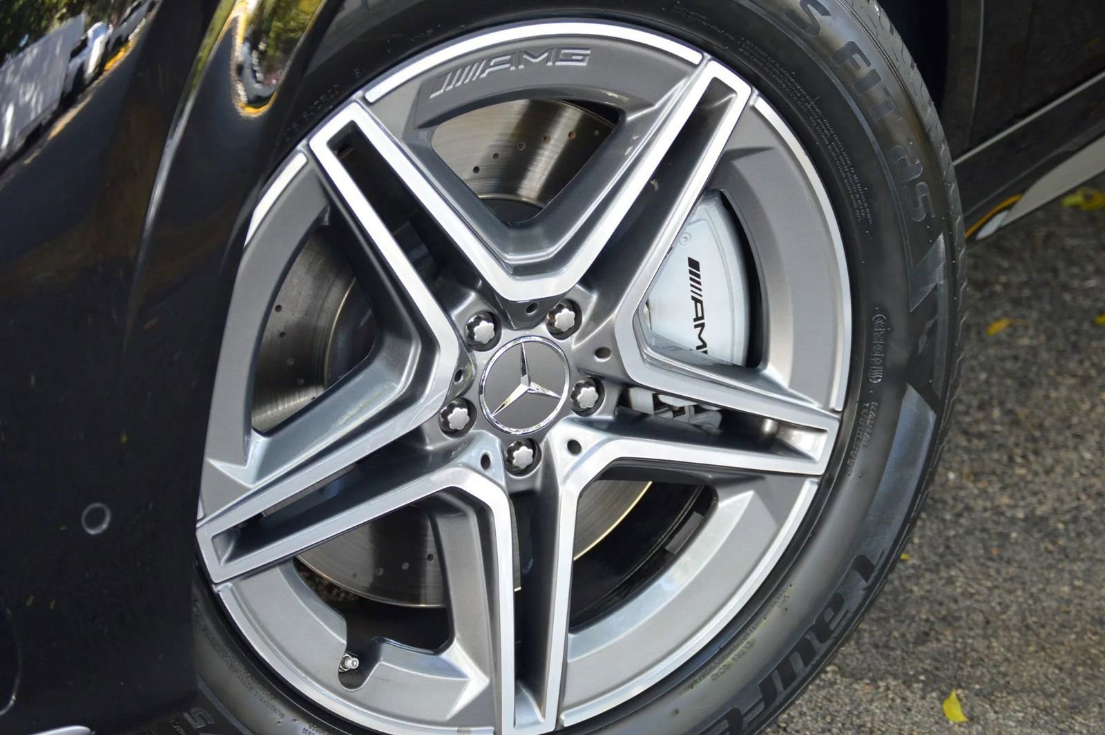 Used 2025 Mercedes-Benz GLE 53 AMG 4MATIC image 3