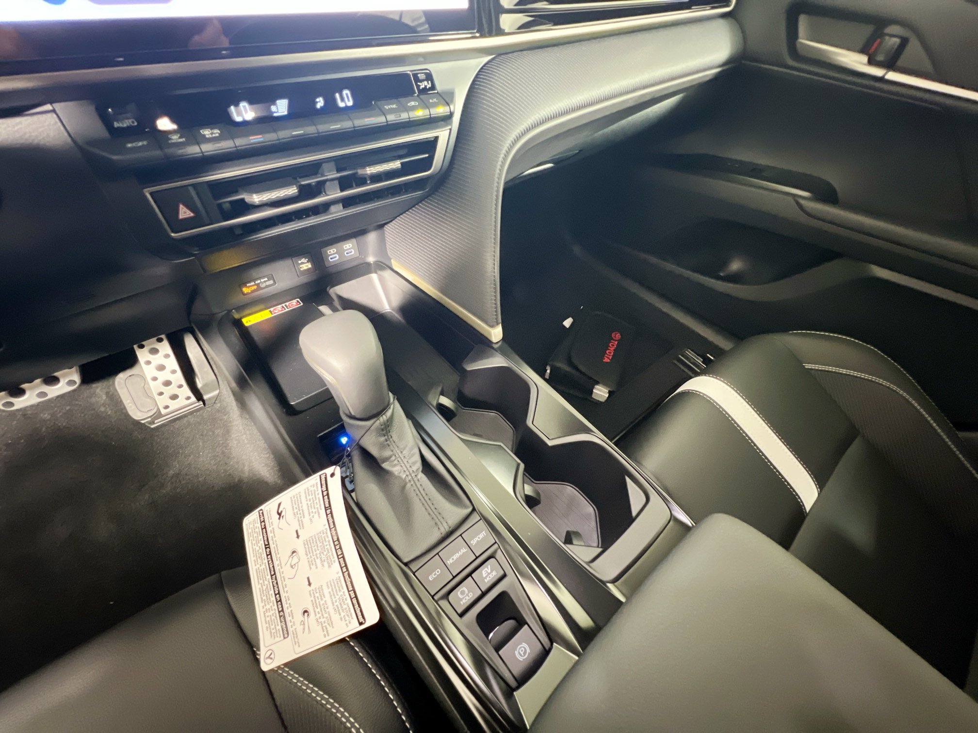 New 2026 Toyota Camry SE w/ Multimedia Upgrade Package FWD image 25