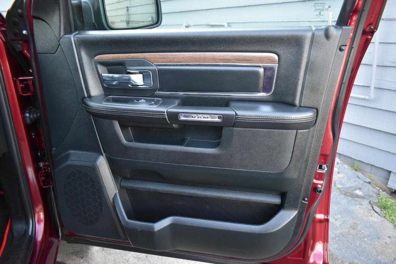 Used 2018 RAM 1500 Laramie w/ Convenience Group AWD/4WD image 38