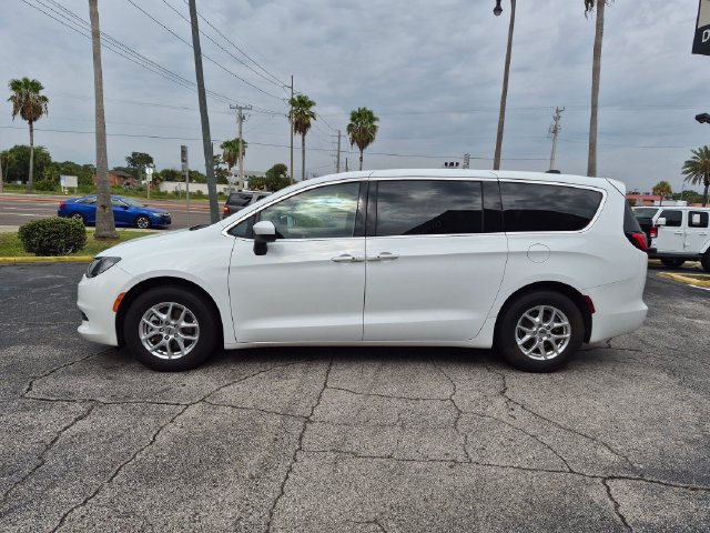Used 2023 Chrysler Voyager LX FWD image 8