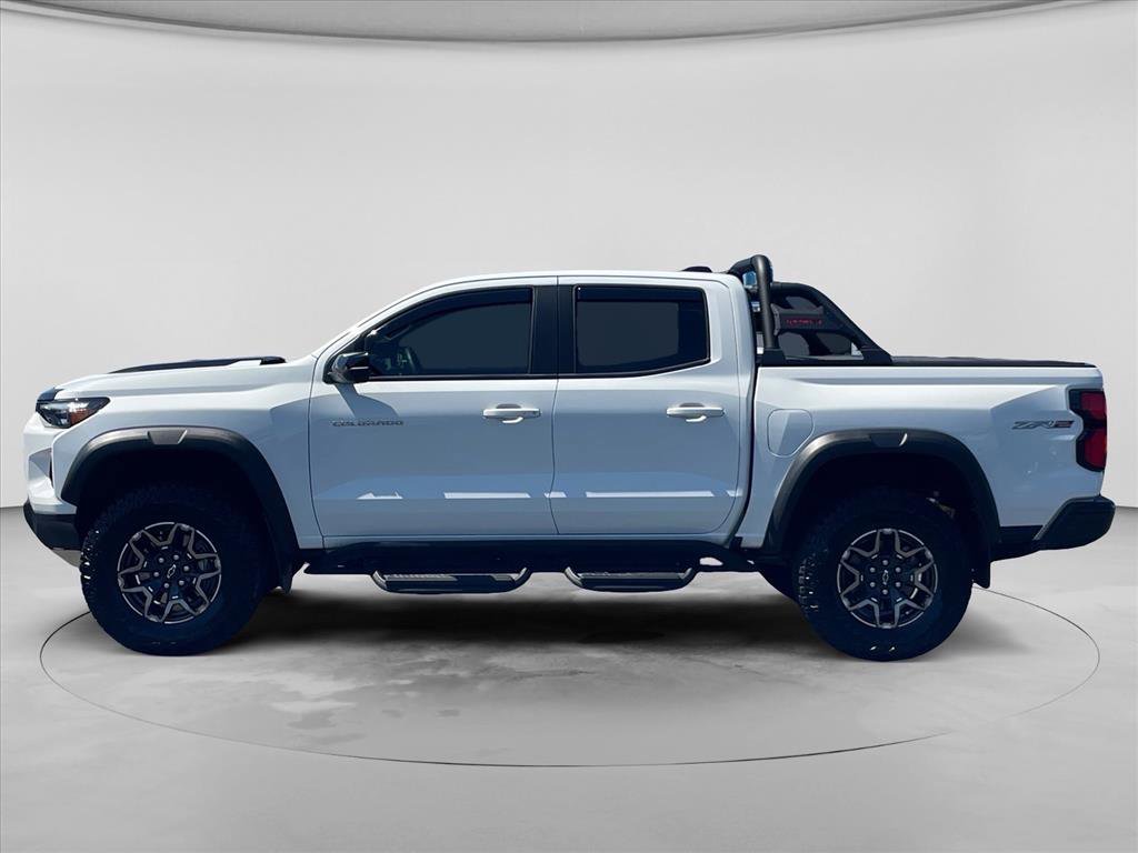 Used 2024 Chevrolet Colorado ZR2 w/ Technology Package AWD/4WD image 4