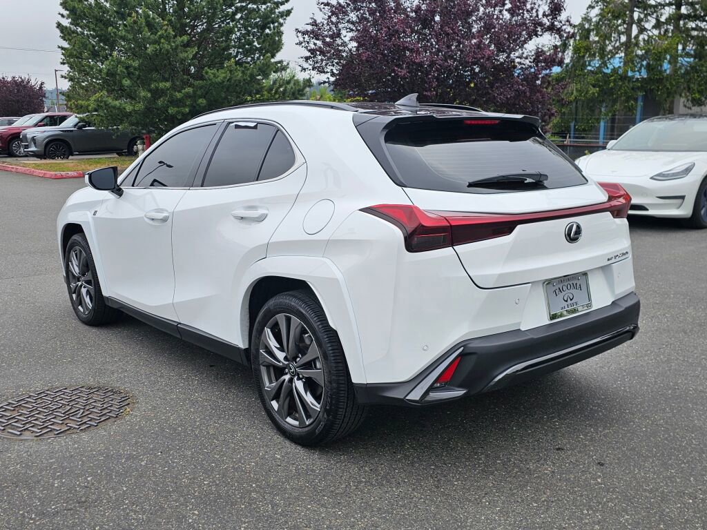 Used 2024 Lexus UX 250h F Sport AWD/4WD image 5