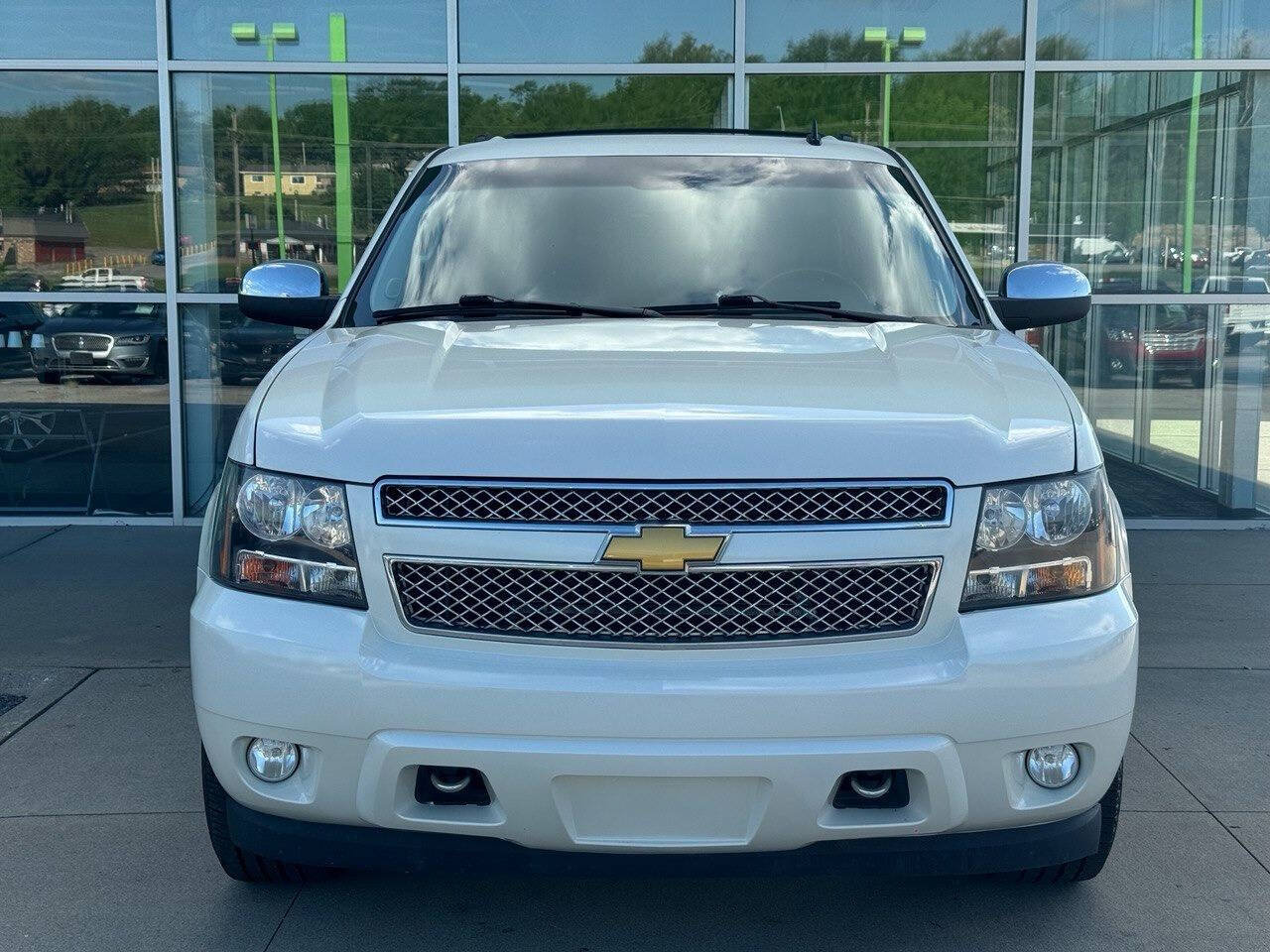 Used 2013 Chevrolet Suburban LTZ AWD/4WD image 3