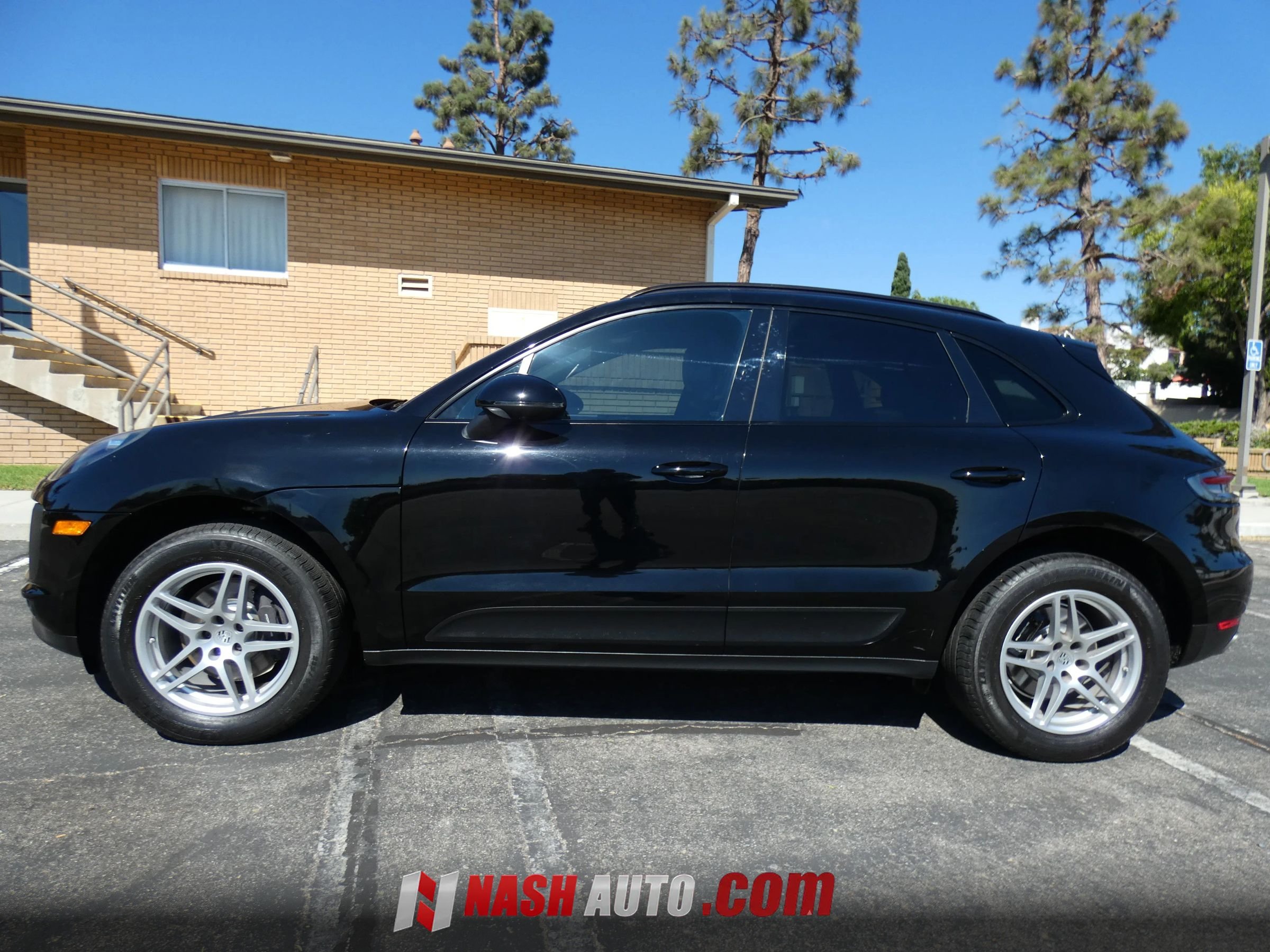 Used 2020 Porsche Macan AWD/4WD image 14