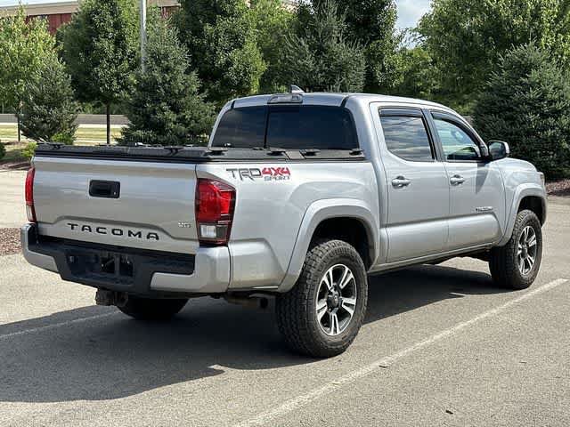 Used 2018 Toyota Tacoma TRD Sport AWD/4WD image 23