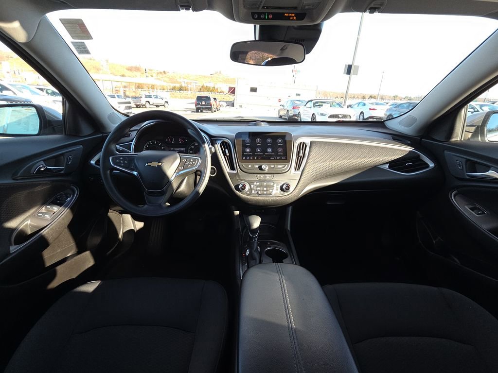 Used 2025 Chevrolet Malibu LT image 29