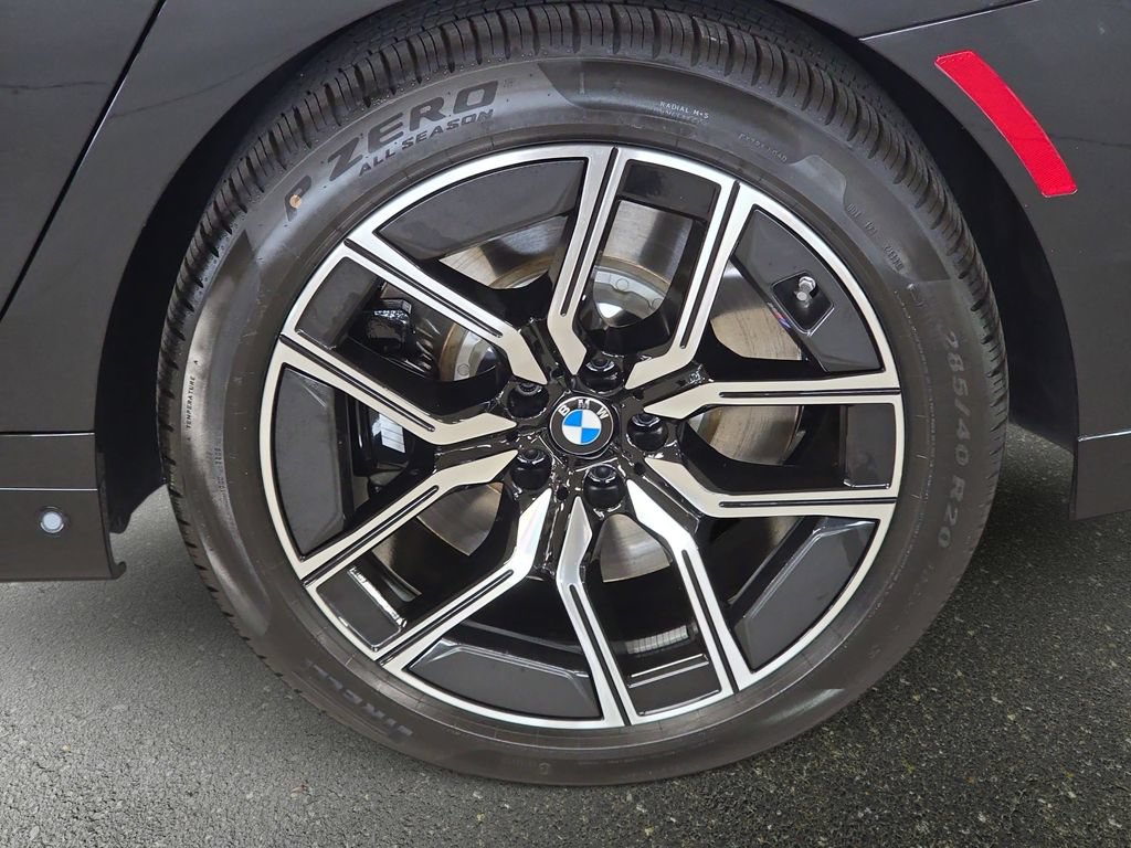 New 2026 BMW 760i xDrive w/ Executive Package AWD/4WD image 17
