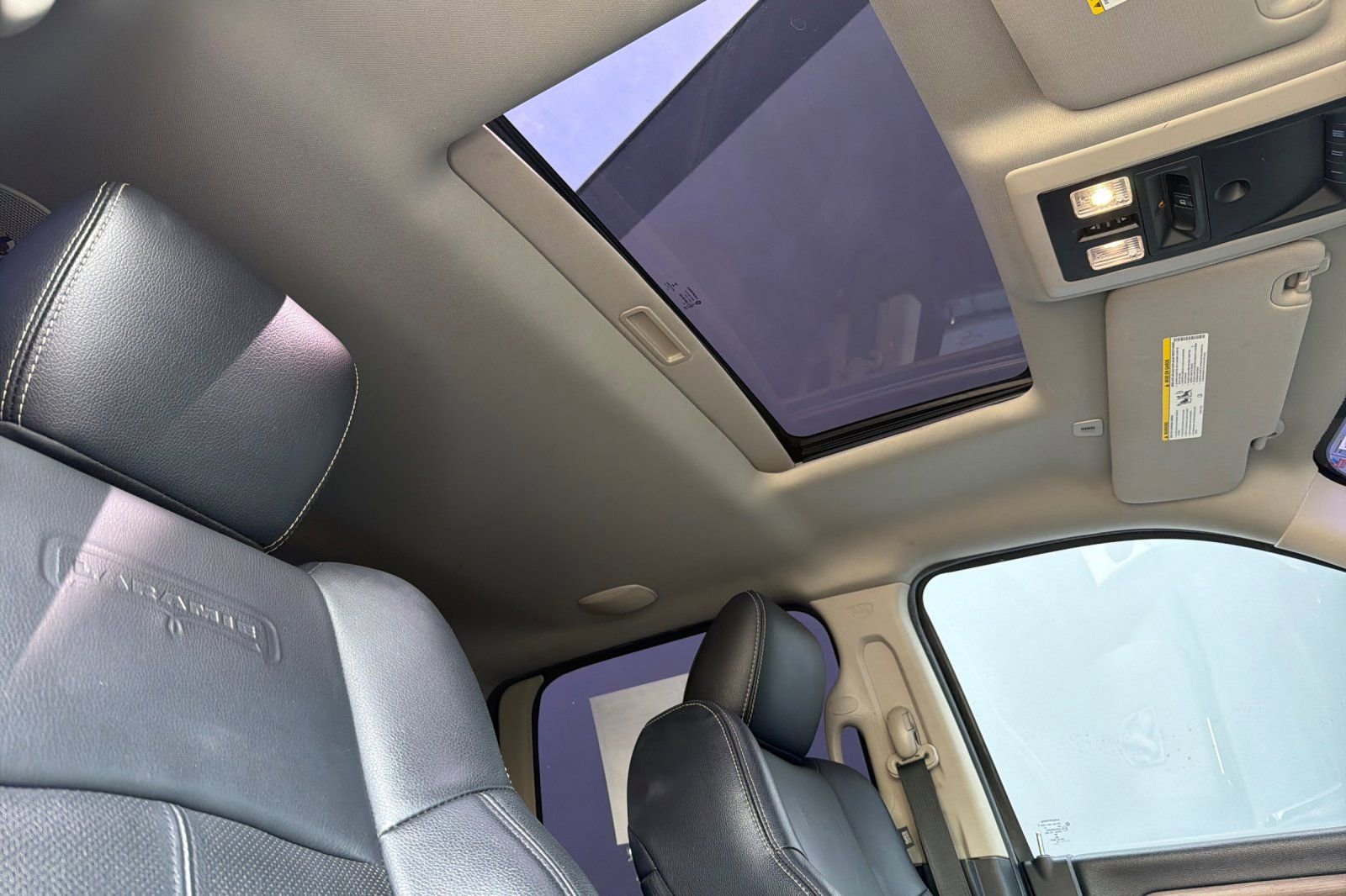 Used 2018 RAM 1500 Laramie w/ Convenience Group AWD/4WD image 16