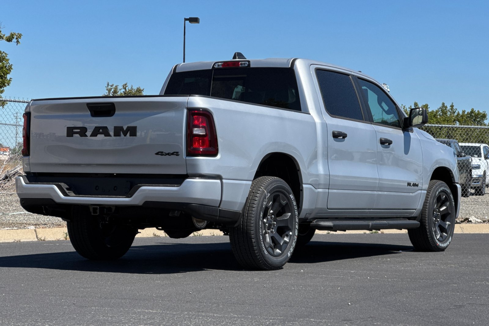 New 2026 RAM 1500 Express AWD/4WD image 3