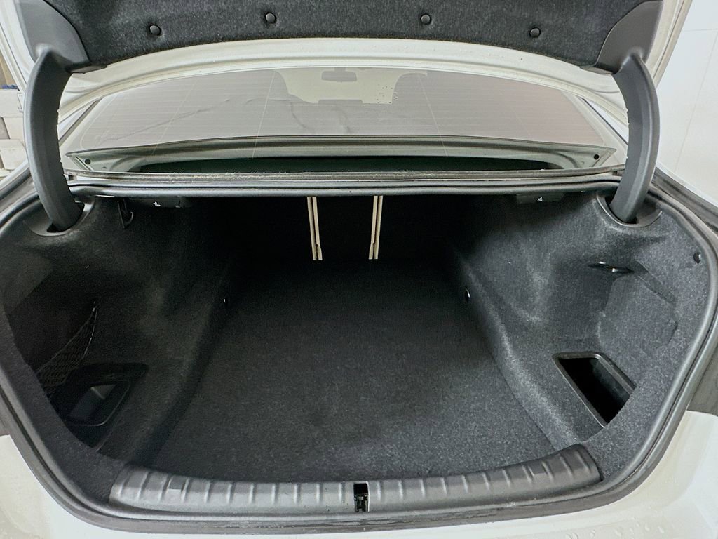 Used 2021 BMW 530i xDrive w/ Premium Package image 26