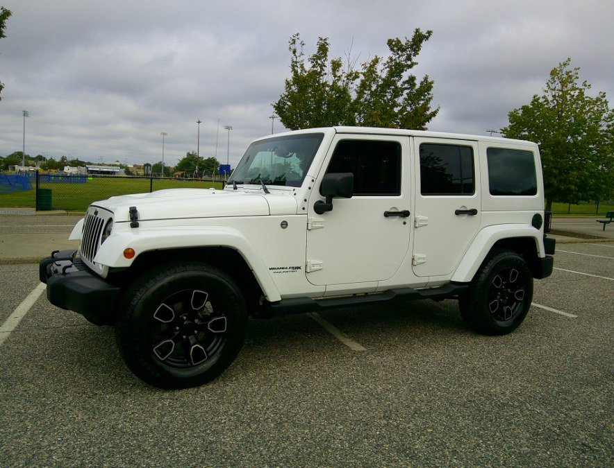 Used 2018 Jeep Wrangler Unlimited Sahara AWD/4WD image 34