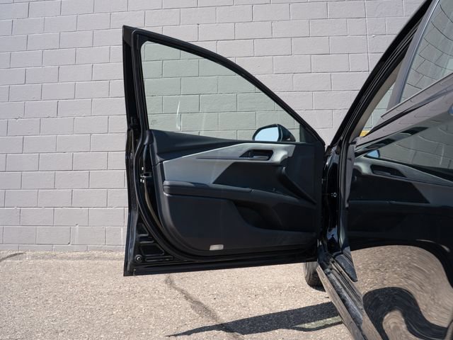 Used 2025 Toyota Camry XLE AWD/4WD image 15