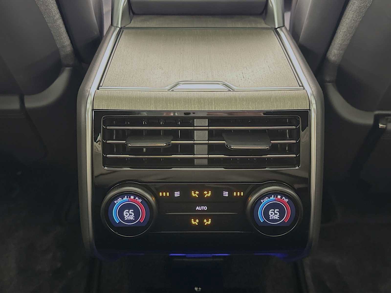 New 2026 Land Rover Range Rover SV image 27