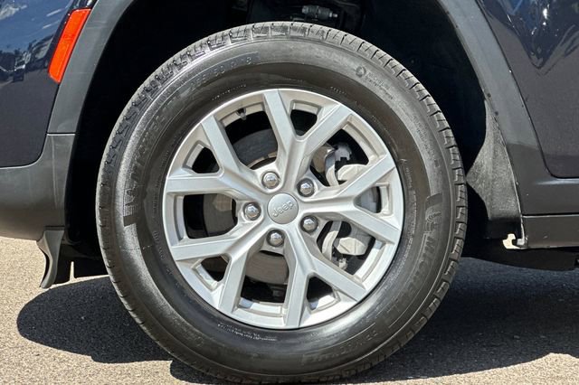 Used 2023 Jeep Grand Cherokee Limited image 29