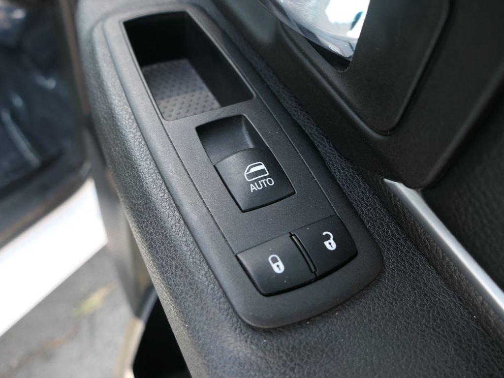 Used 2024 RAM 1500 Warlock RWD image 23