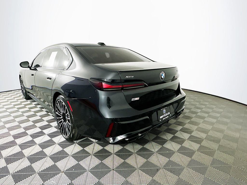 Used 2024 BMW 760i xDrive image 6