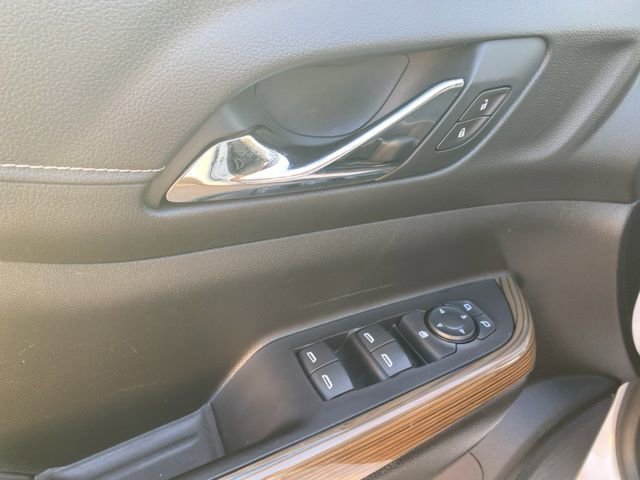 Used 2019 GMC Acadia SLE image 18