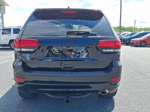 Used 2022 Jeep Grand Cherokee Laredo X AWD/4WD image 5