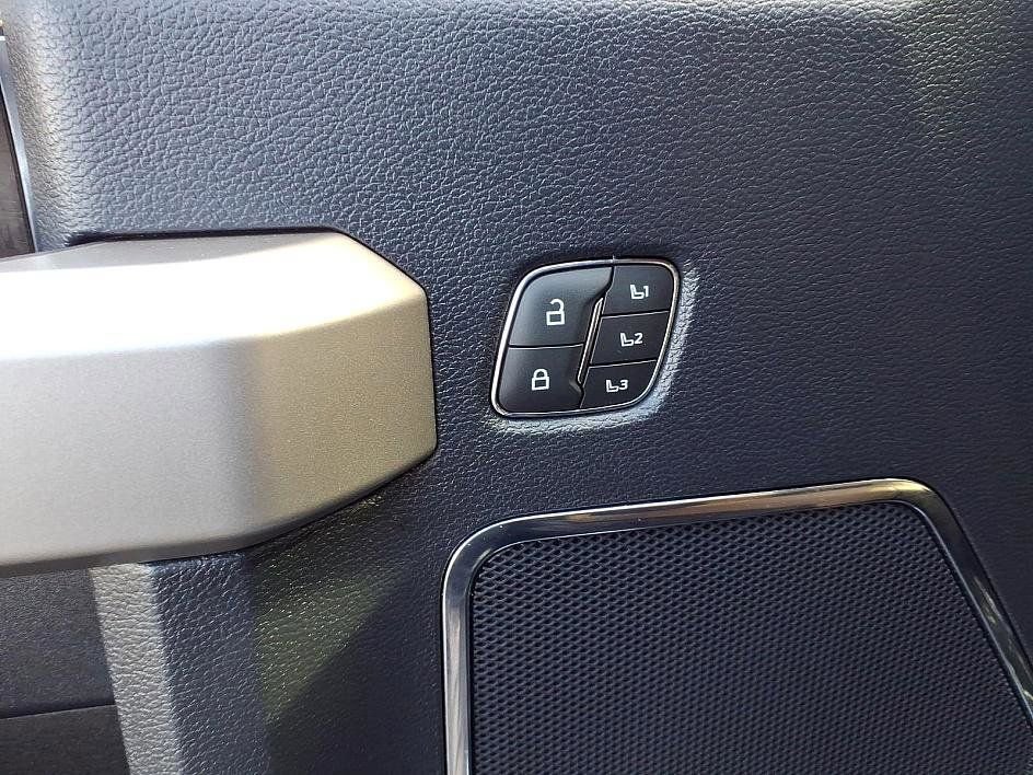 Used 2022 Ford F250 Lariat w/ Lariat Ultimate Package image 14