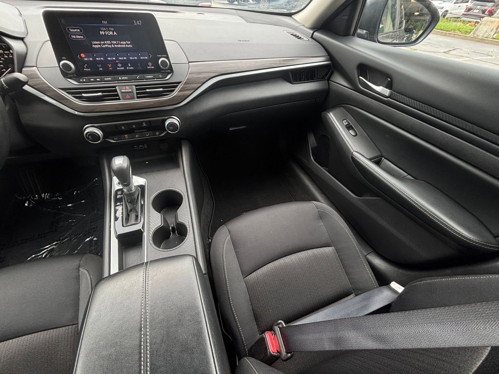 Used 2025 Nissan Altima 2.5 SV FWD image 35