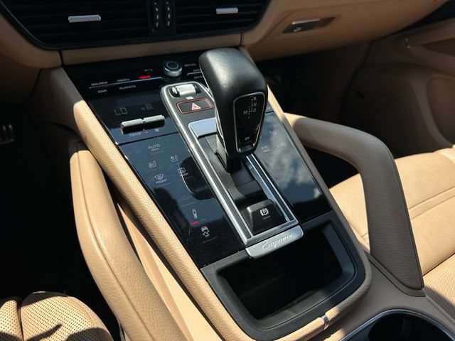 Used 2022 Porsche Cayenne S AWD/4WD image 32