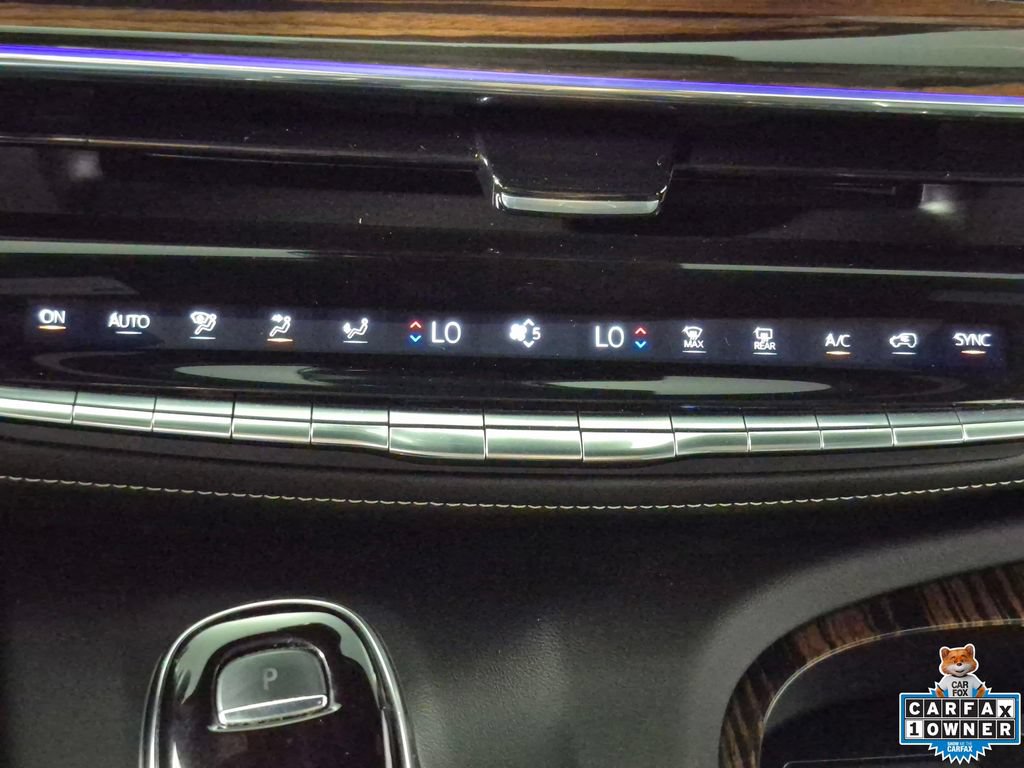 Used 2023 Cadillac Escalade Premium Luxury w/ Performance Package AWD/4WD image 22