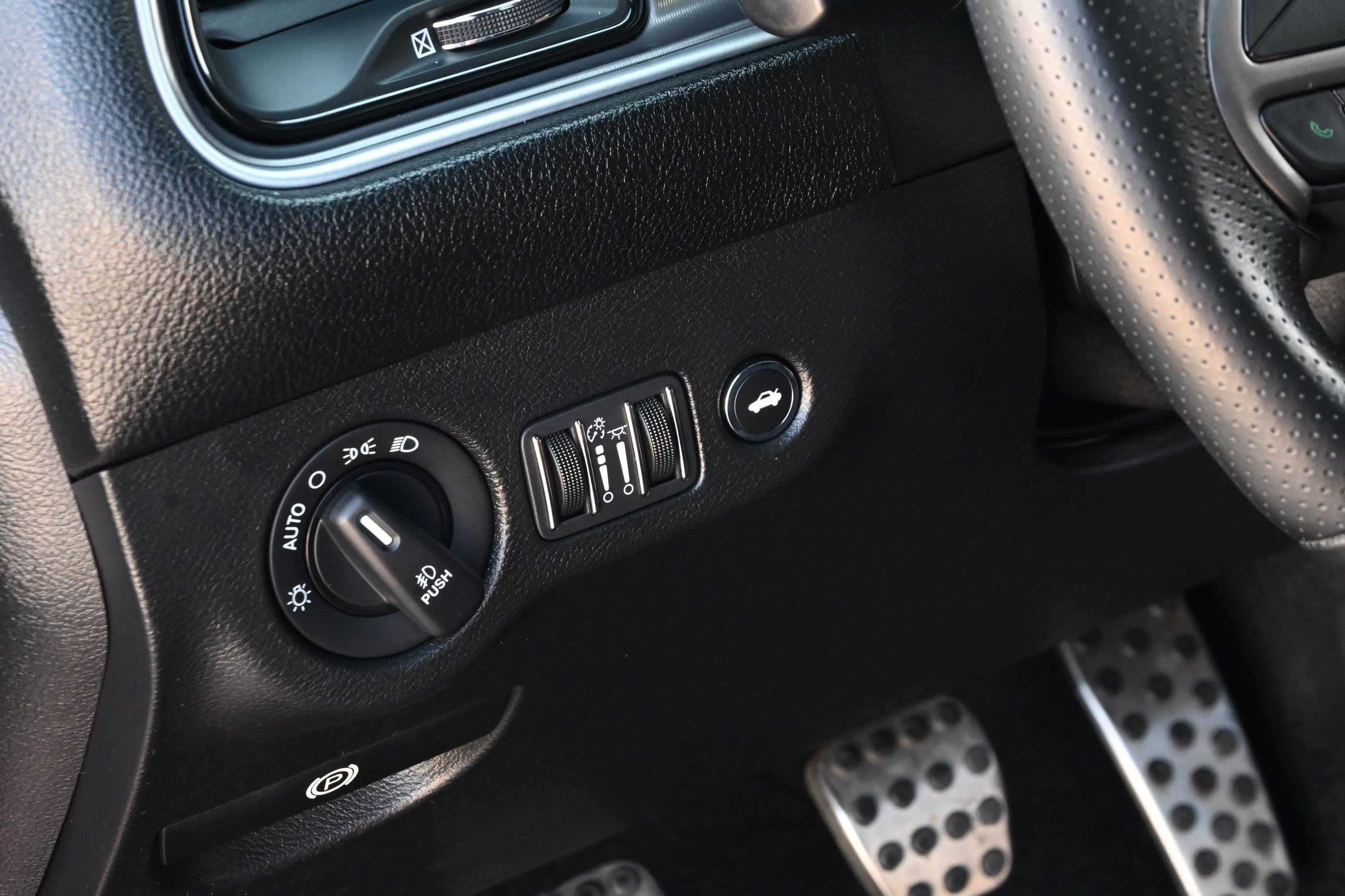 Used 2019 Dodge Challenger R/T Scat Pack w/ Shaker Package image 30