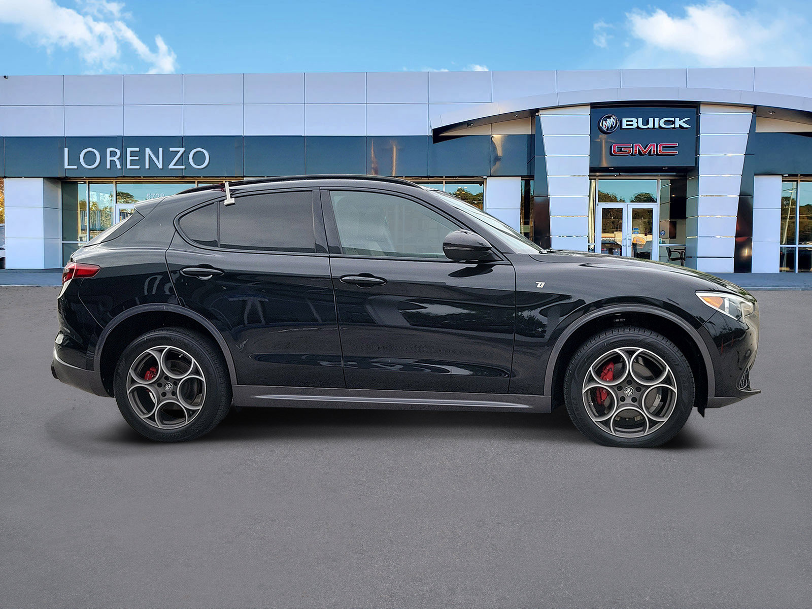 Used 2022 Alfa Romeo Stelvio Ti AWD/4WD image 4