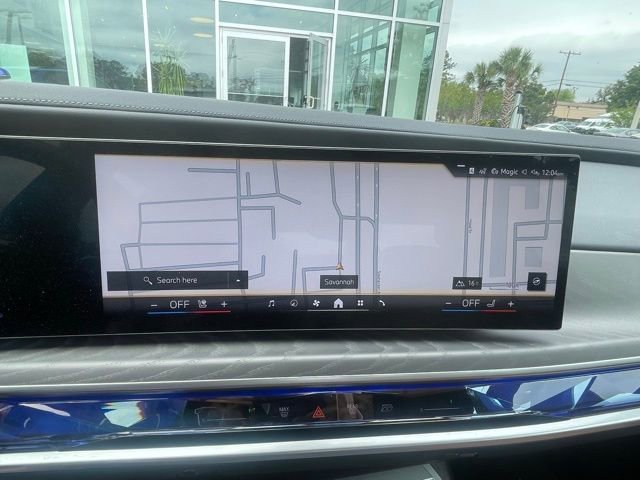 Used 2023 BMW 740i w/ Parking Assistance Package RWD image 15