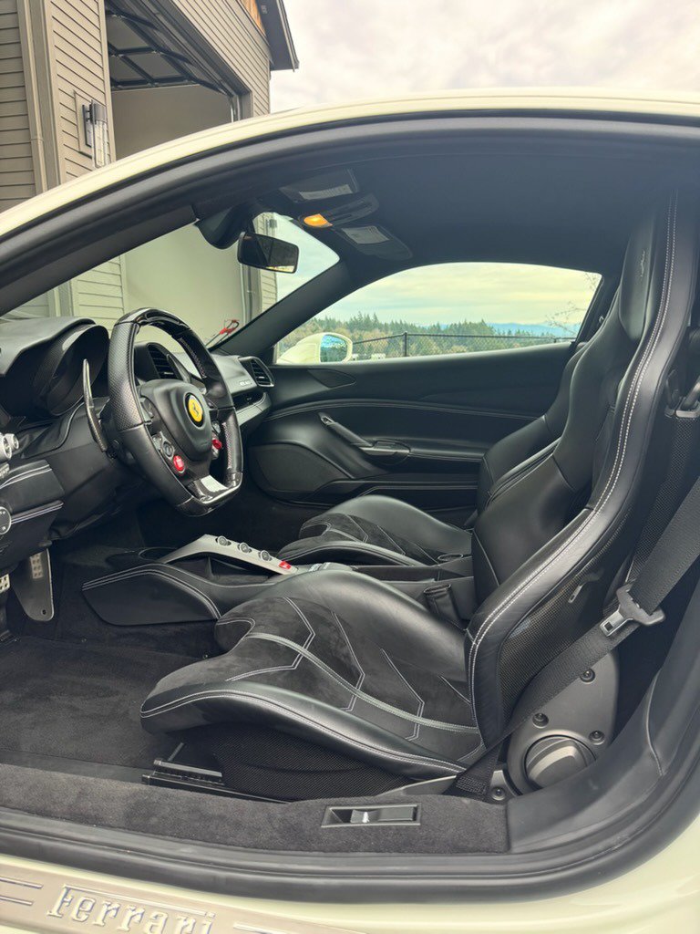 Used 2019 Ferrari 488 GTB RWD image 35