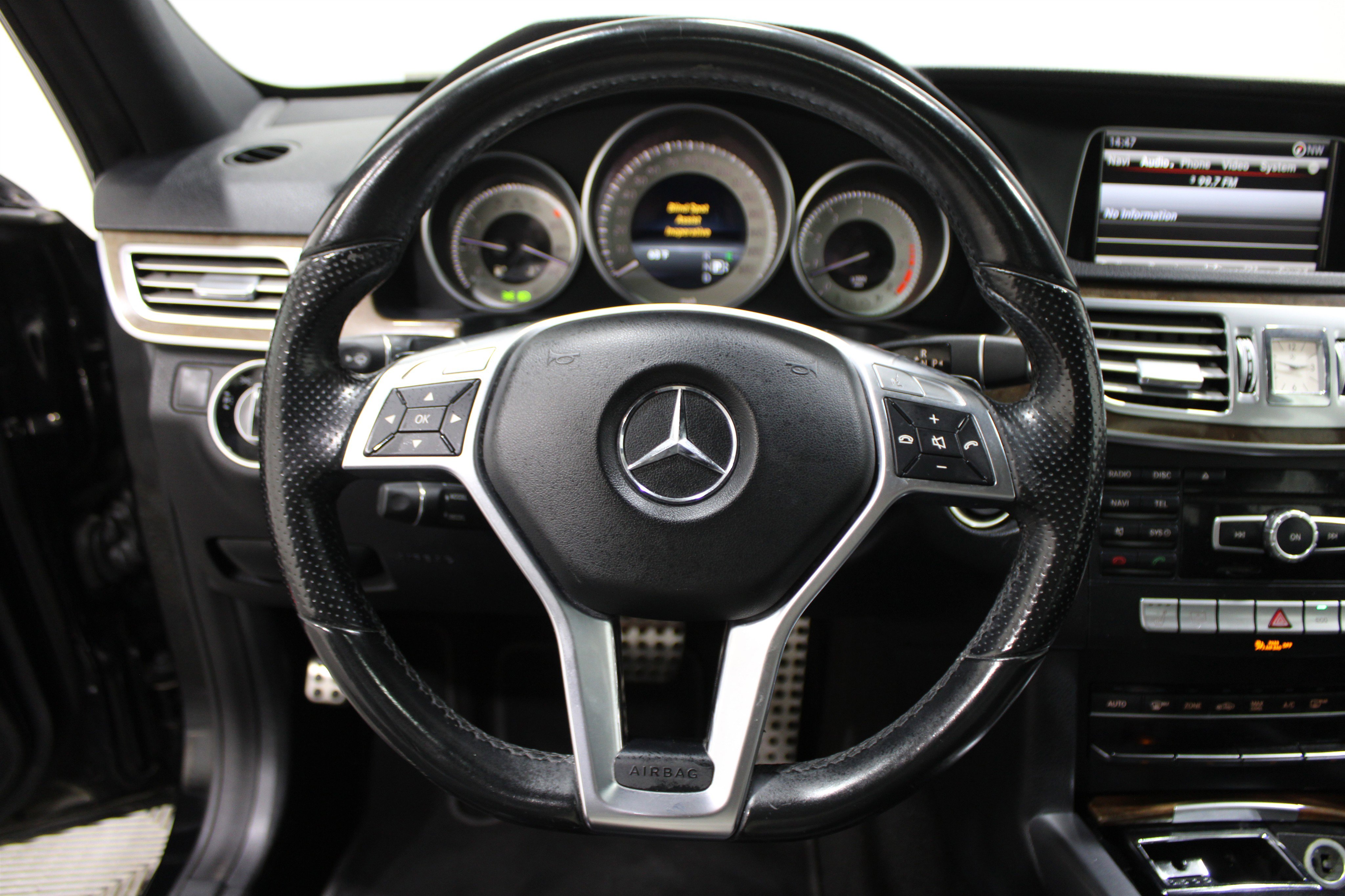 Used 2015 Mercedes-Benz E 350 4MATIC Sedan image 9