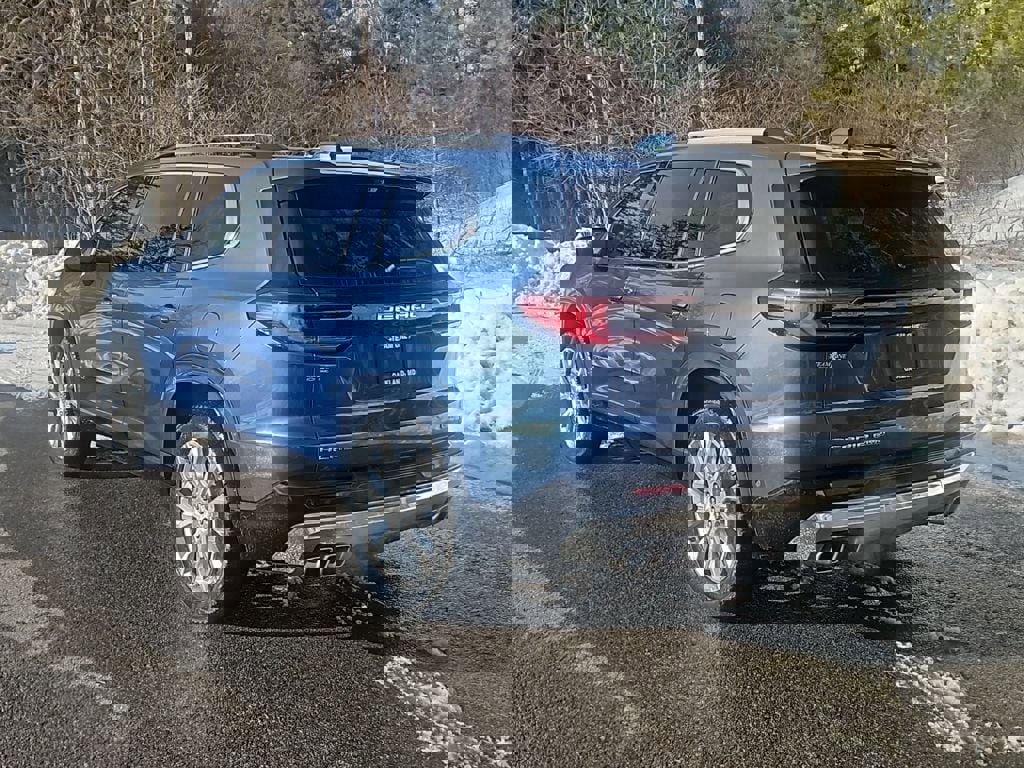 Used 2024 GMC Acadia Denali w/ Super Cruise Package image 3