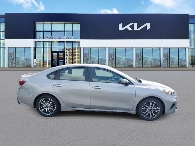 Used 2023 Kia Forte GT-Line w/ GT-Line Premium Package FWD image 3