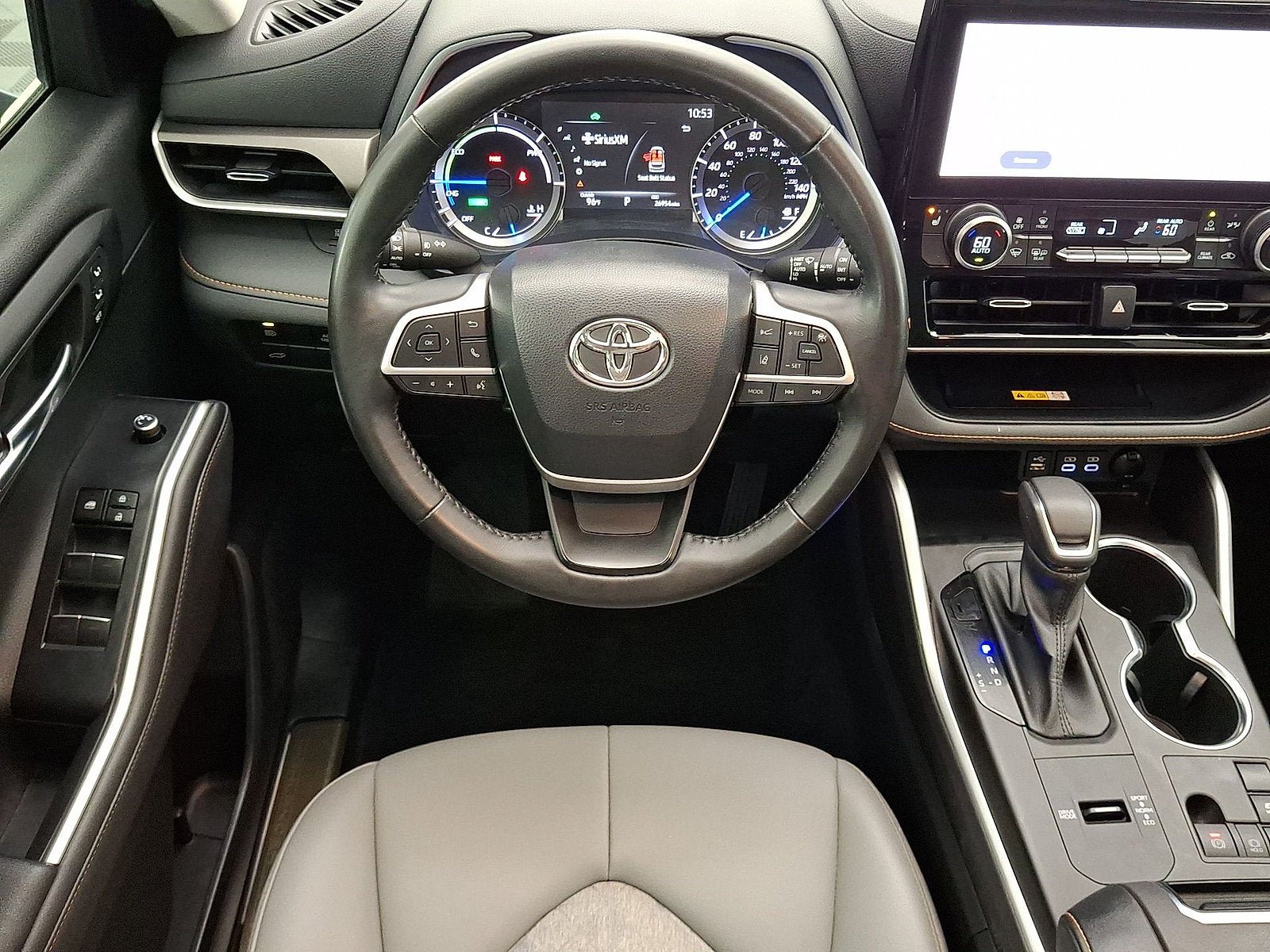 Used 2023 Toyota Highlander Bronze Edition FWD image 13