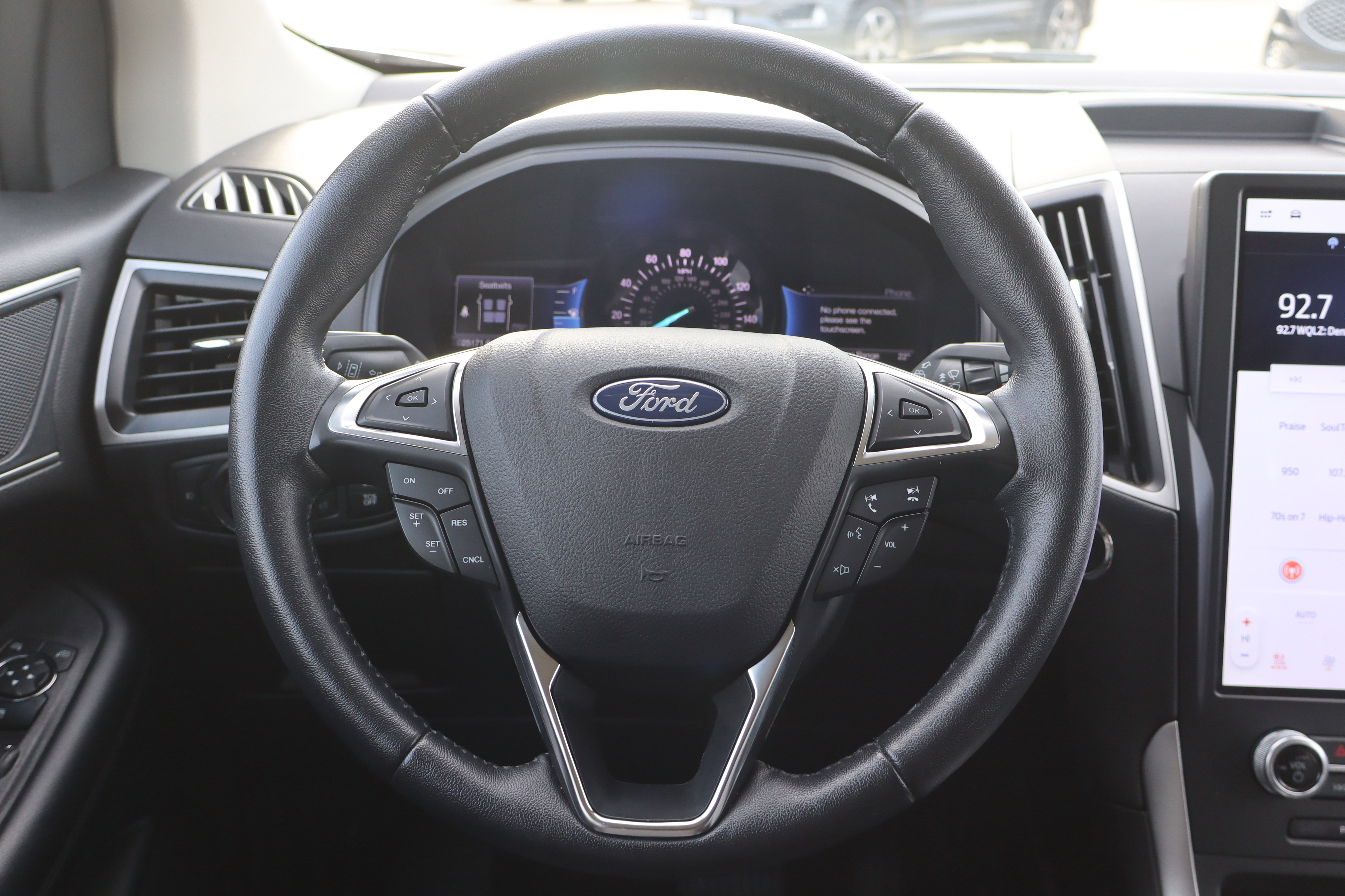 Used 2022 Ford Edge SEL w/ Convenience Package image 15