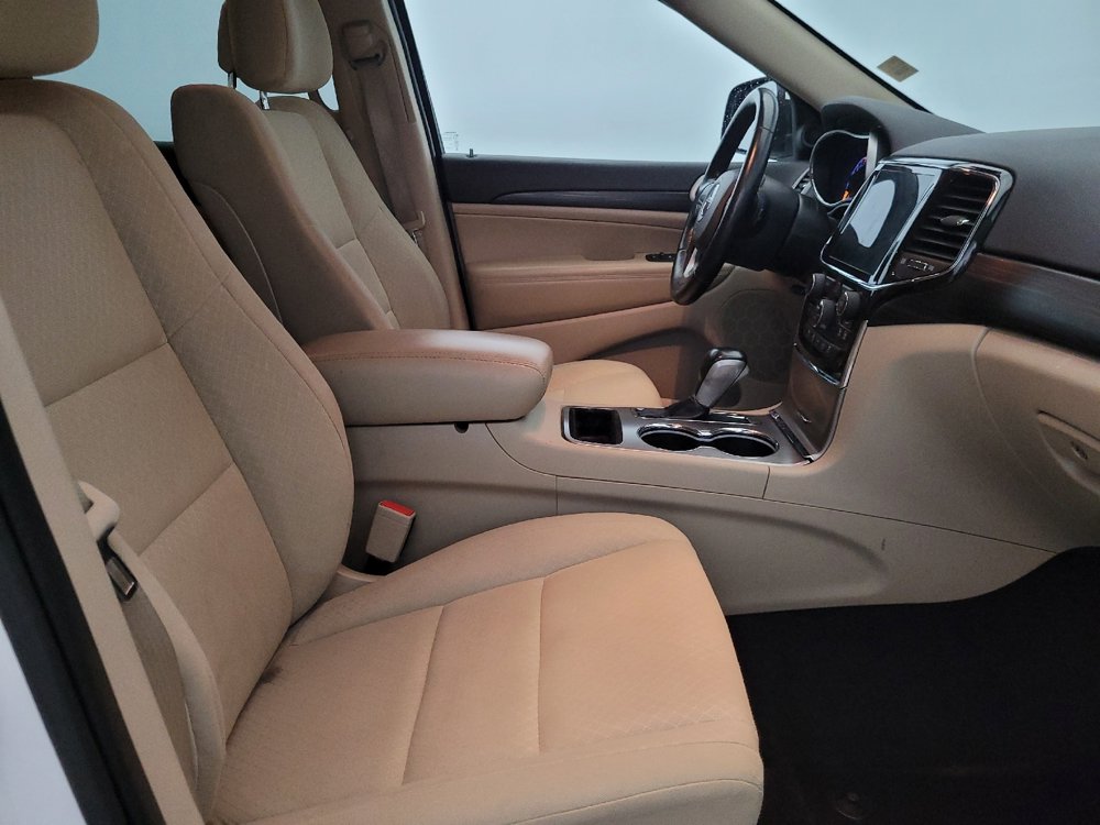 Used 2022 Jeep Grand Cherokee Laredo E w/ Security & Convenience Group AWD/4WD image 21
