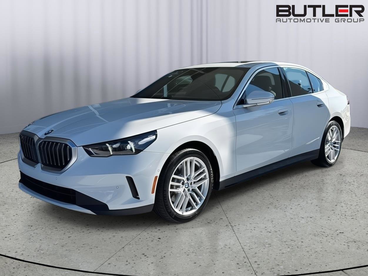 Certified 2025 BMW 530i w/ Premium Package image 1