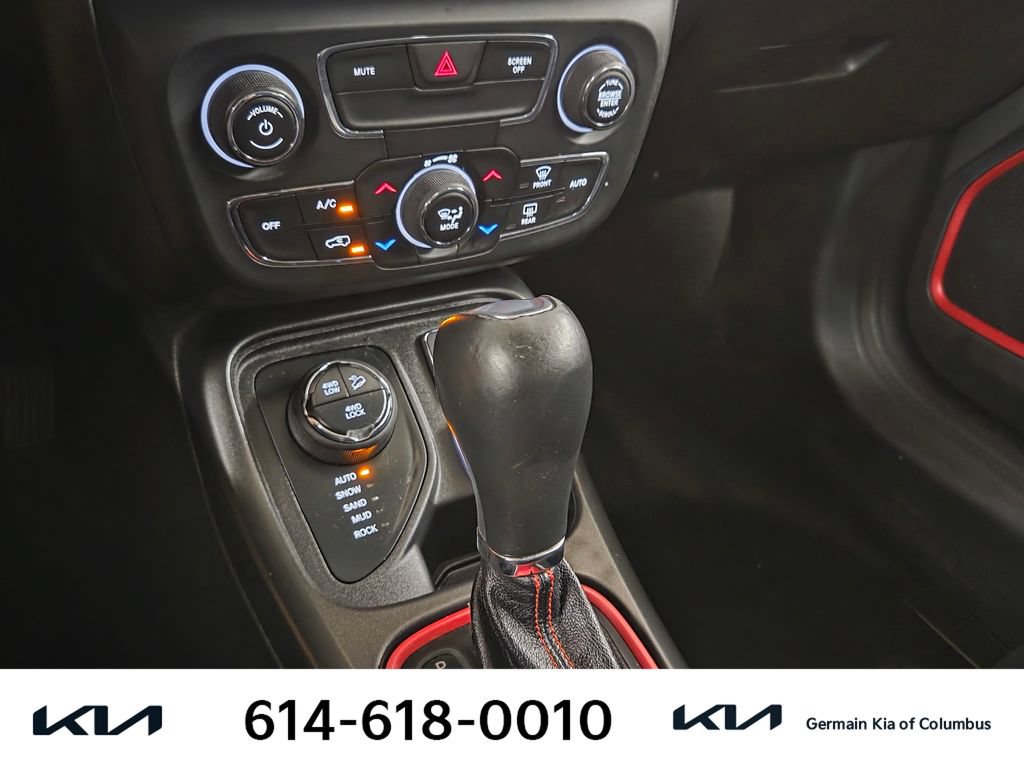 Used 2020 Jeep Compass Trailhawk AWD/4WD image 24