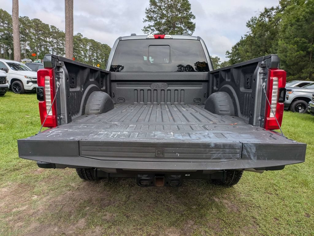 Used 2024 Ford F250 Lariat w/ Black Appearance Package AWD/4WD image 13
