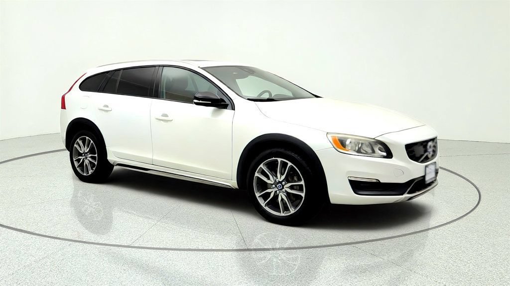 Used 2015 Volvo V60 T5 Cross Country w/ Convenience Package AWD/4WD image 3