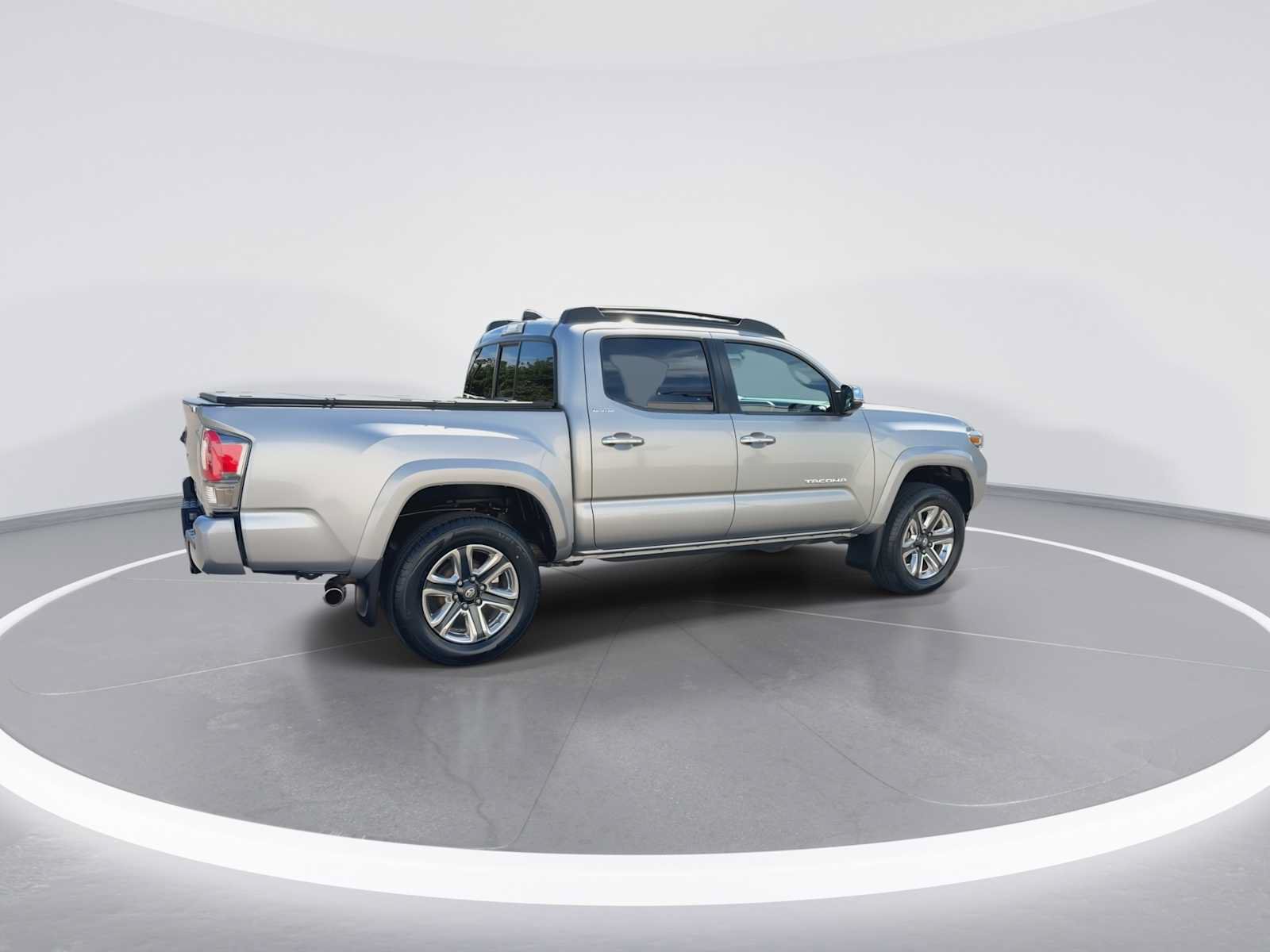 Certified 2016 Toyota Tacoma Limited w/ Towing Package AWD/4WD image 8