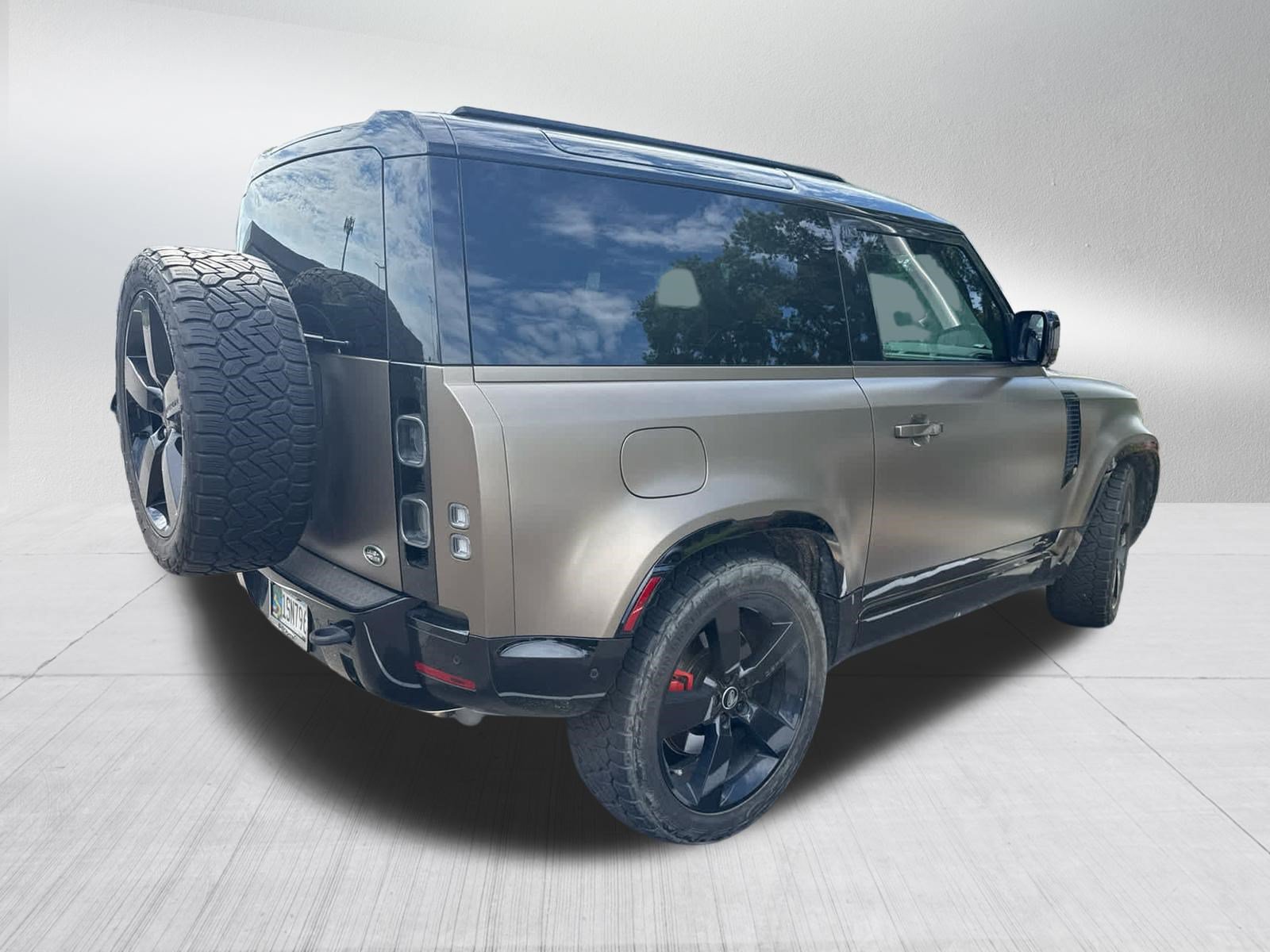 Used 2023 Land Rover Defender 90 X AWD/4WD image 4