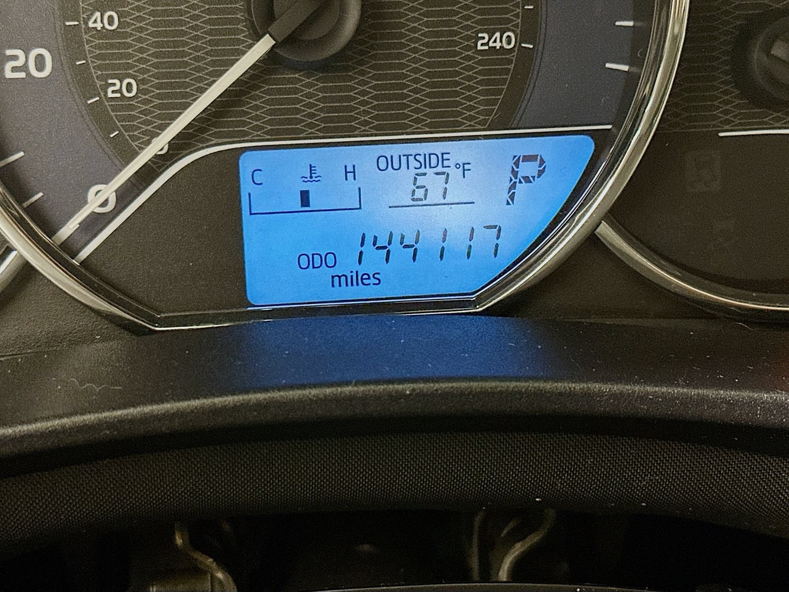 Used 2015 Toyota Corolla LE FWD image 13